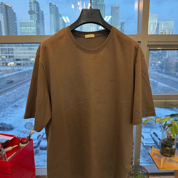 엑슬림 Xlim EP.5 Synopsis 01 브라운 반팔