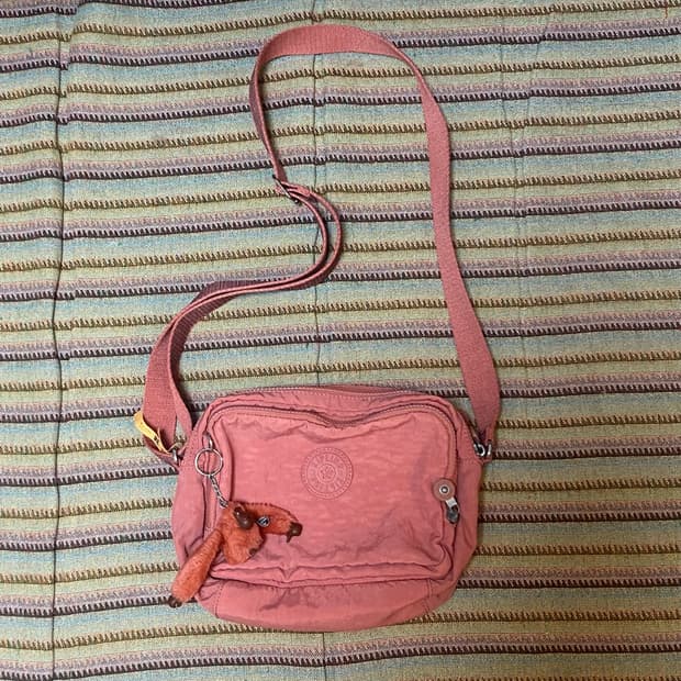 Kipling pink crossbag 🐖👚🍬👙