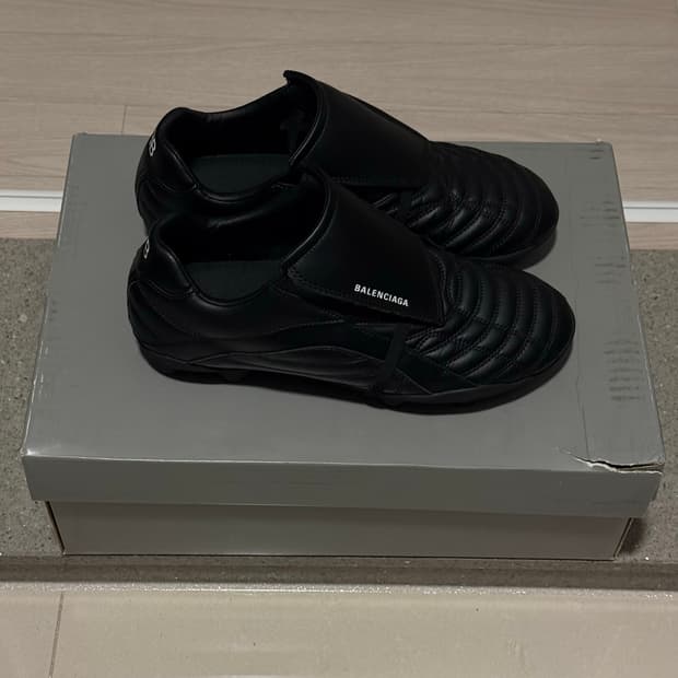 발렌시아가 사커 스니커즈 블랙 42