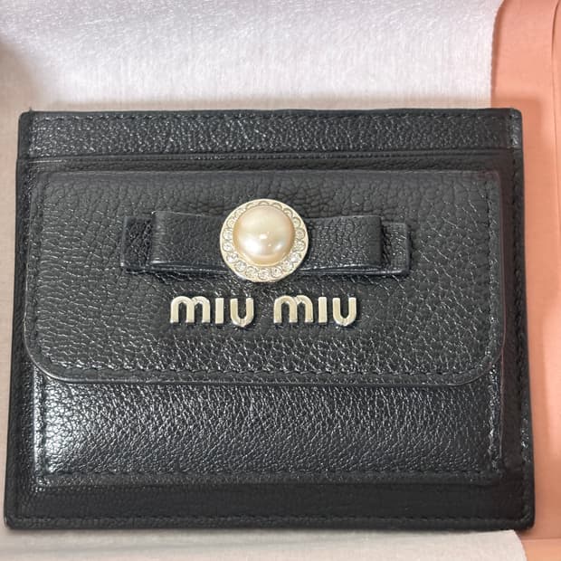 미우미우 카드지갑 진주(풀박스)