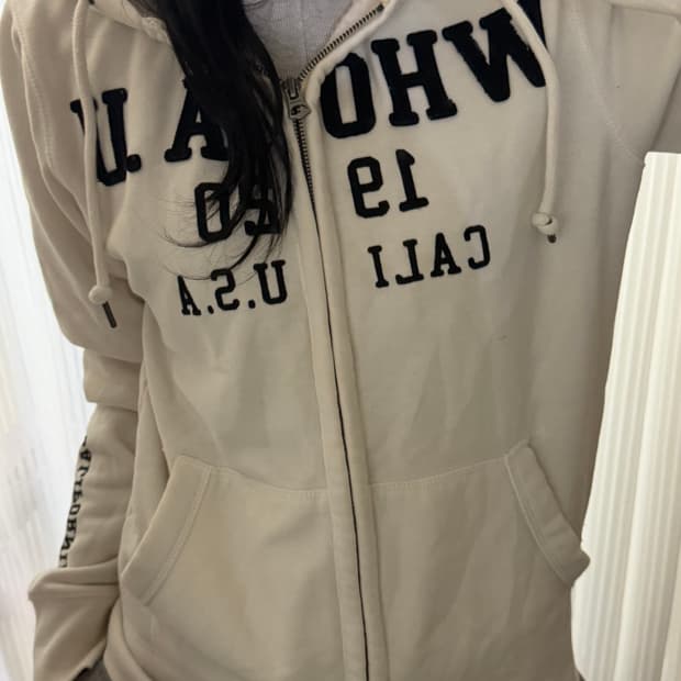 후아유 화이트 후드집업 m