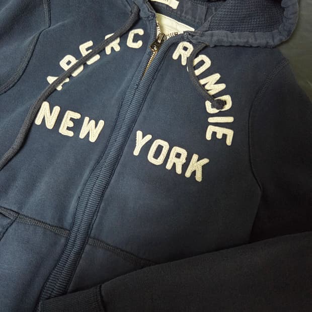 아베크롬비 원형로고 네이비후드집업