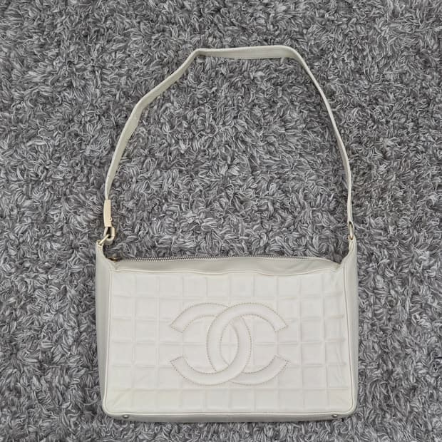 샤넬 초코바 이스트웨스트 숄더백
