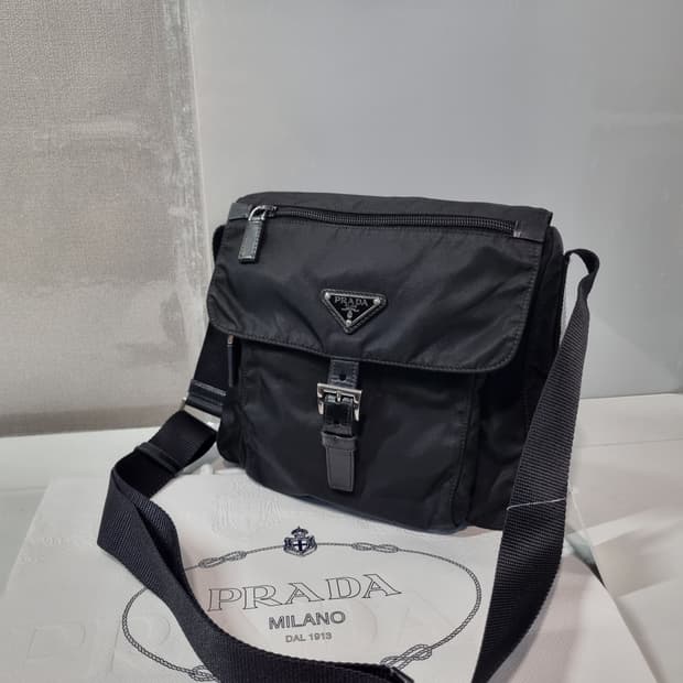 정품 프라다 메신저백