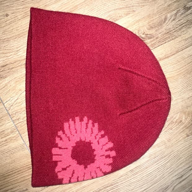 999휴머니티 로고 심볼 자카드 비니 버건디