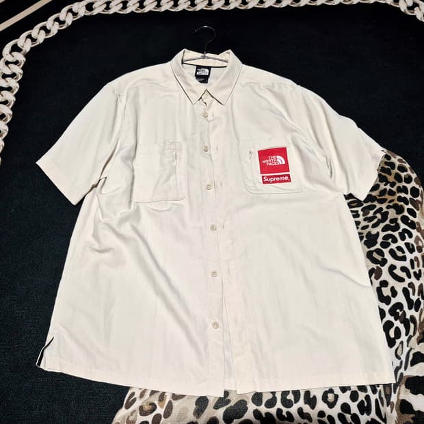슈프림 X 노스페이스 트래킹 숏 슬리브 셔츠 L(크림 구매 정품)
