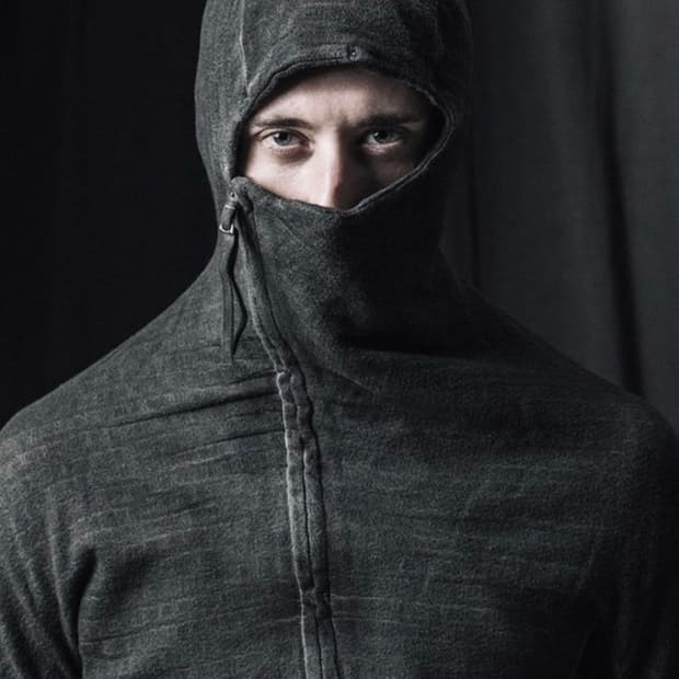 Boris Bidjan Saberi 닌자후드구합니다.
