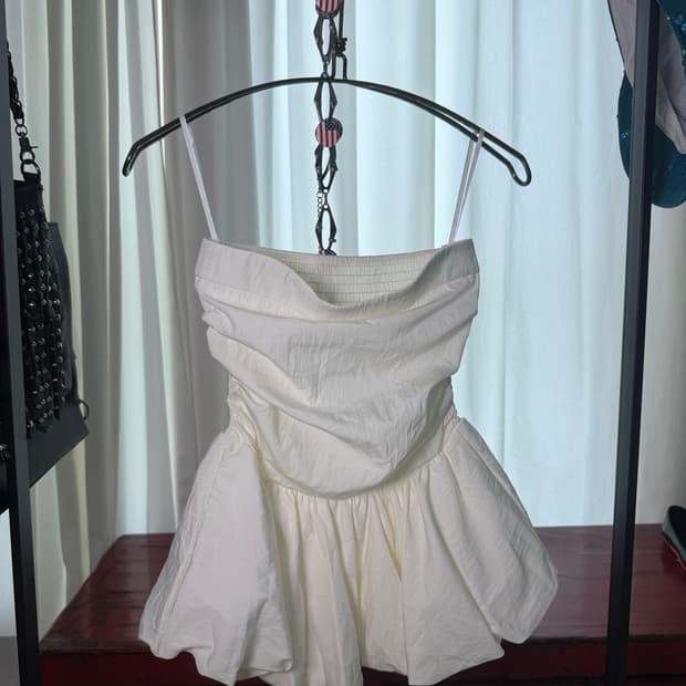 White Ruched Drape Balloon Tube Top