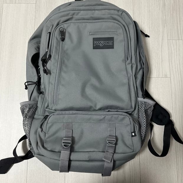 잔스포츠 회색백팩