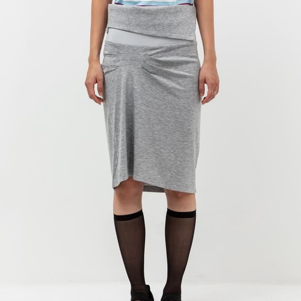 울리카상투스 핀턱 스커트 구합니다