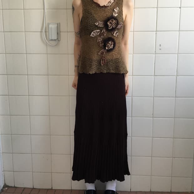 Corsage point net knit sleeveless