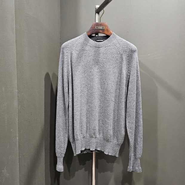 톰포드 캐시미어 100% 크루넥 니트