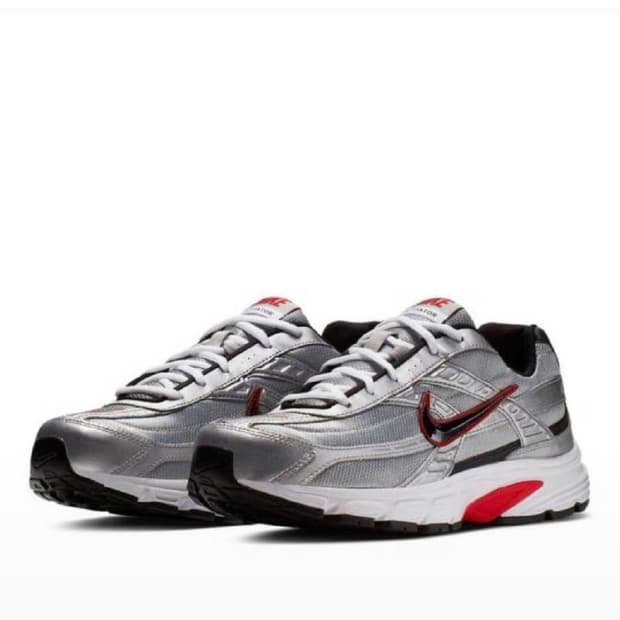 250) 나이키 이니시에이터 메탈틱실버 스니커즈 운동화 신발 공용