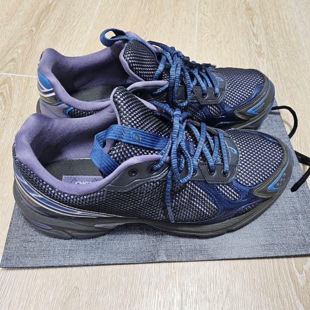 아식스 UB4-S 젤 1130 그래파이트 그레이 