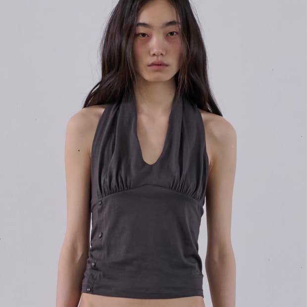 오데스 BUTTONED COWL HALTER TOP