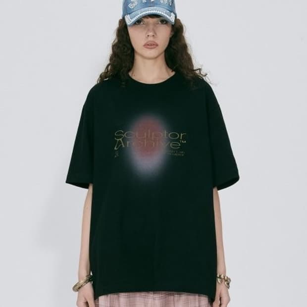 스컬프터 컬러 로고 티 블랙