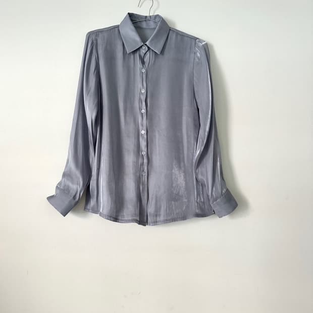 Silk satin shirt / grey