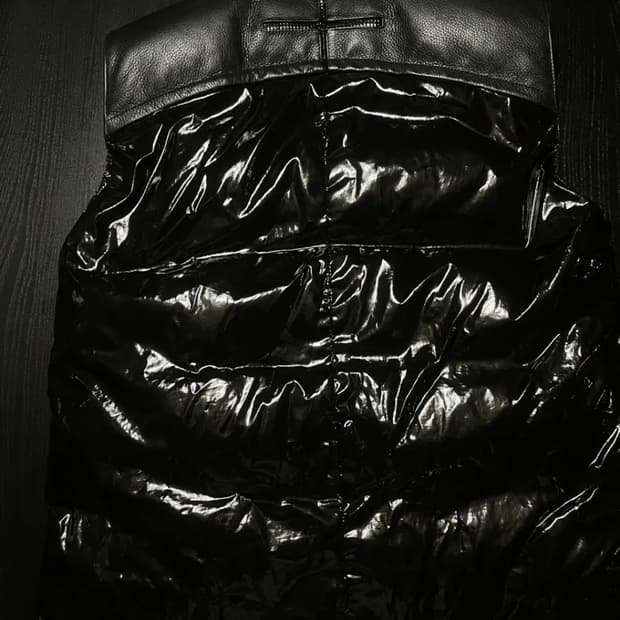 지방시 구스다운 유광 패딩 조끼