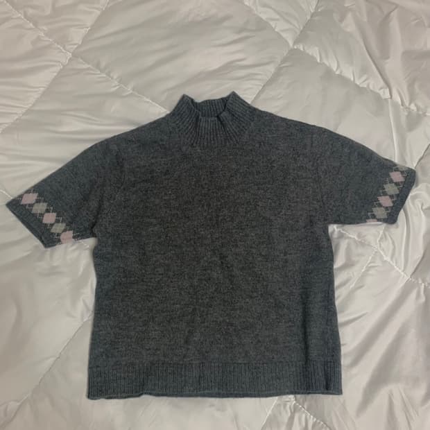 아가일 그레이 반팔 니트 