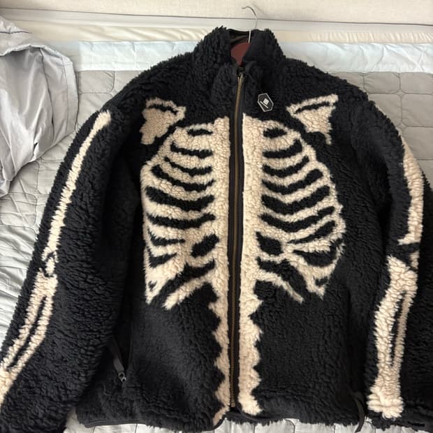 캐피탈 본 보아 후리스