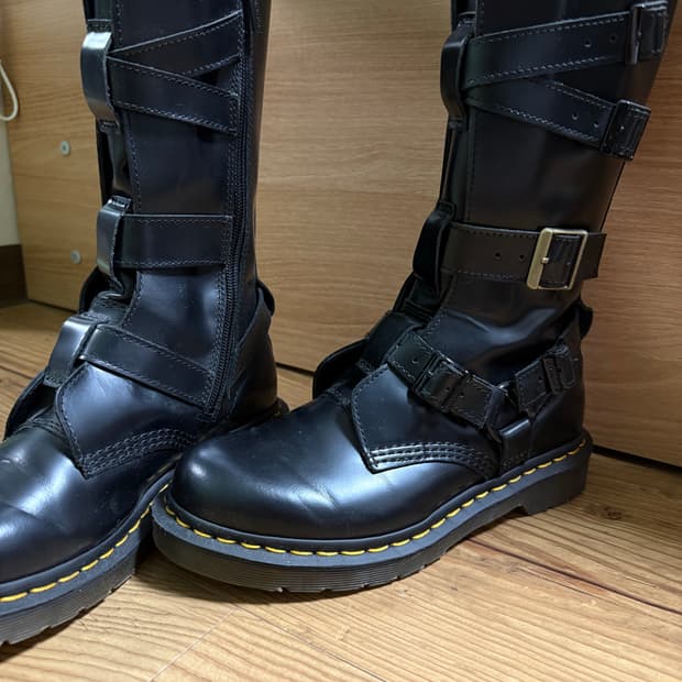 닥터마틴 블레이크 톨 부츠 블랙 UK4
