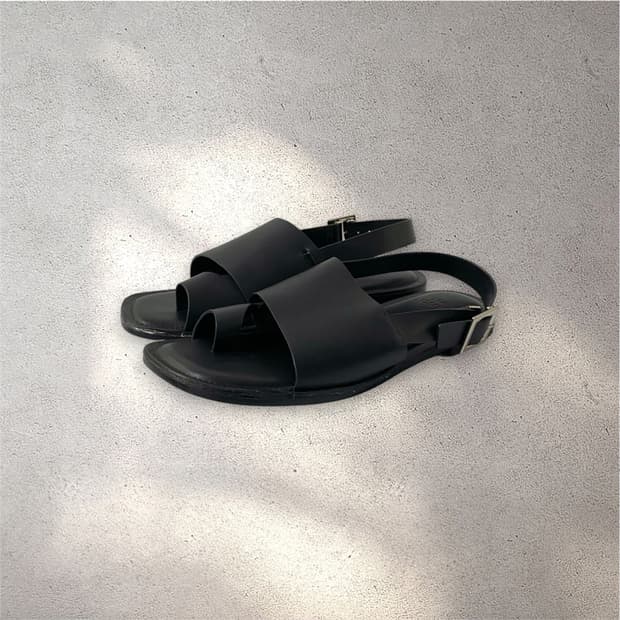 [245] 스튜디오 톰보이 블랙 토링 샌들 (No.560)