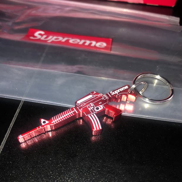 14FW 슈프림 m16 보틀 오프너 키체인 레드