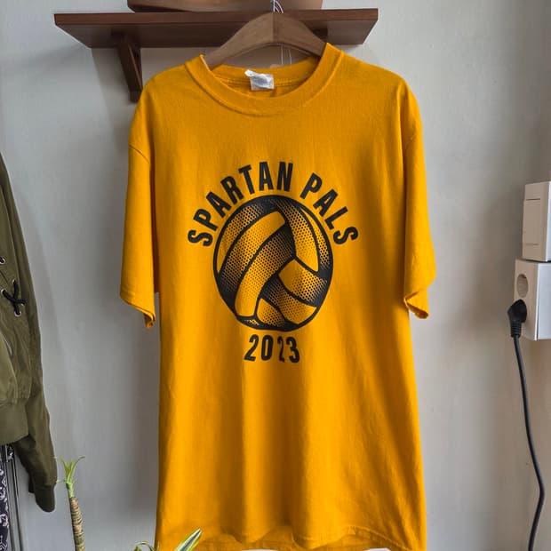 Spartan Pals 배구 팀 티셔츠 (2023)