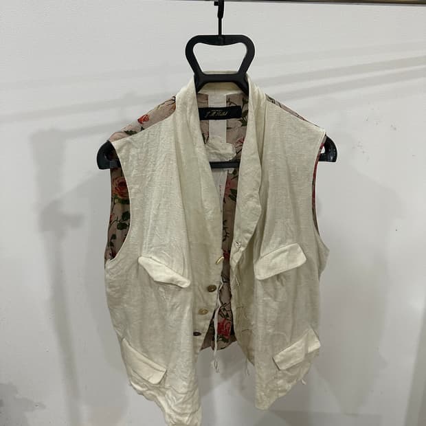 j M ARCHIVIO RIBOT 52 VEST