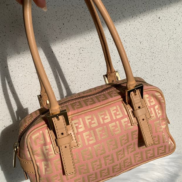 유일매물💞 FENDI 주카 패턴 핑크 토트 숄더백