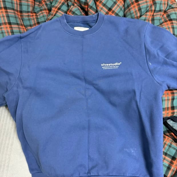 비바스튜디오 맨투맨