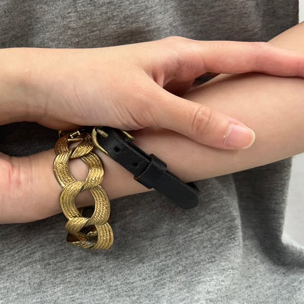 블랙 레더 스트랩 팔찌
