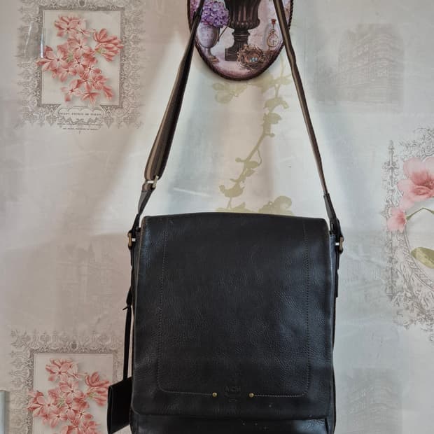 MCM 가죽 크로스백 남자