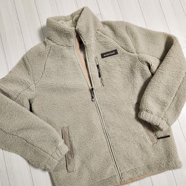 (새상품급)몽벨 플리스 자켓 사이즈m


오염 하자없이 깨끗해요^^

세