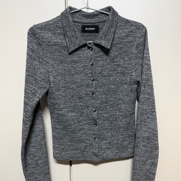 블랙업 닉시 버튼 카라티