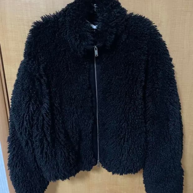 무신사 스탠다드우먼 퍼 집업 자켓