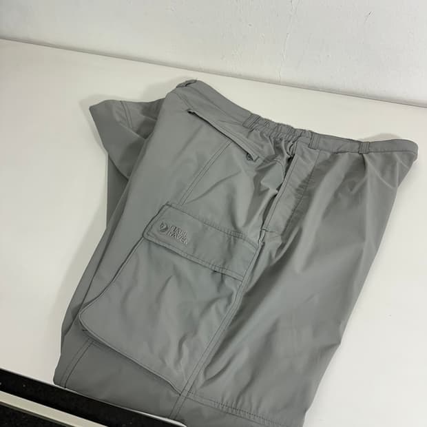 XL 34 피엘라벤 그레이 레귤러핏 파라슈트 밴딩 나일론팬츠