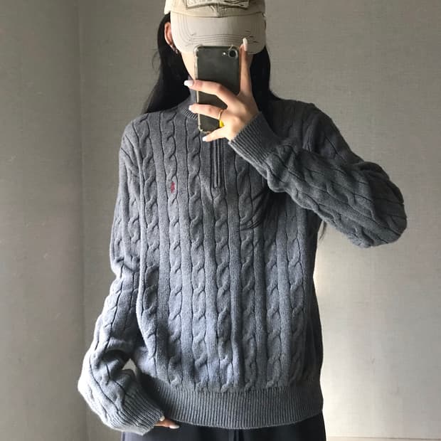 폴로 그레이 케이블 니트 반집업