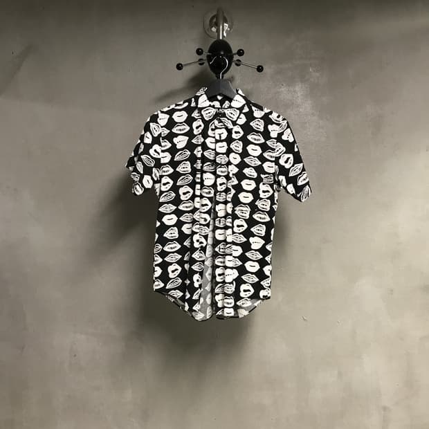 꼼데가르송 블랙 반팔 셔츠 M