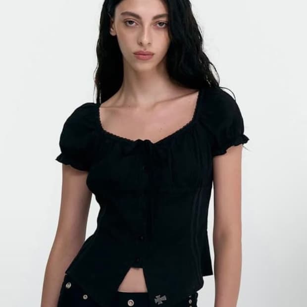 구해요)))2000아카이브스 벨라블라우스 블랙