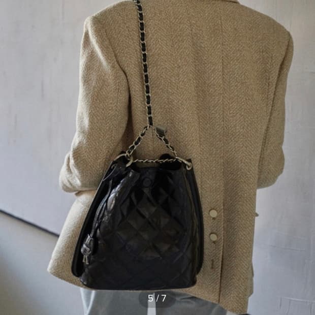 아더앤드 카르마 퀼팅백 아이보리