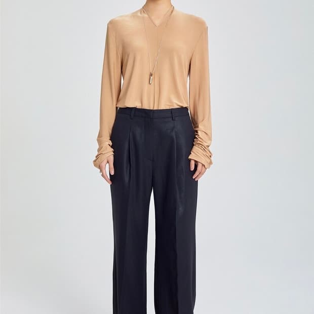 티크 SLEEK BLACK WIDE TUCK-PANTS
