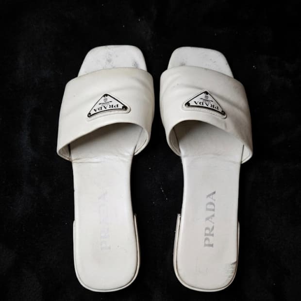 프라다 레더 물 슬리퍼 240-245