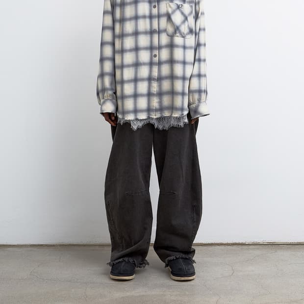 스탠드얼론 STANDALONE 그레이 커브드 데님 (1 size)