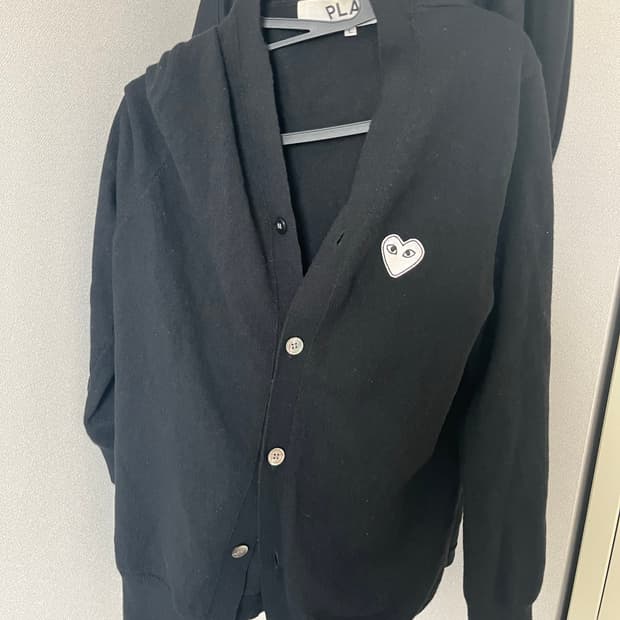 꼼데가르송 화이트 와펜 가디건