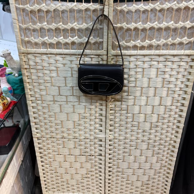 정품 디젤 1DR 숄더백 팝니다