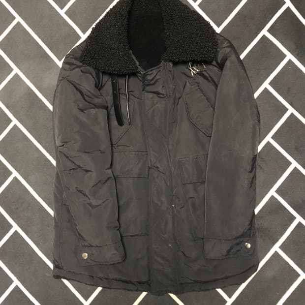 (횡재가)내부퍼 패딩카라무스탕/몽클레어 스톤 발망 프라다 구찌 톰포드 벨