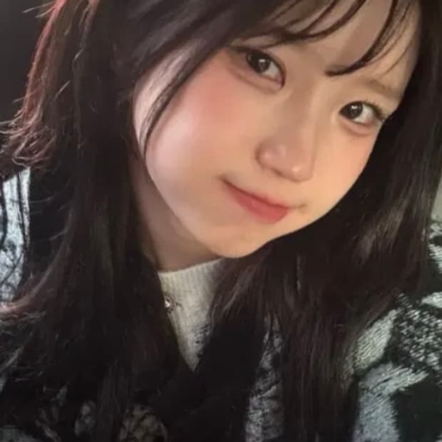 송하영 착용) 마리끌레르 노르딕 케이프 니트