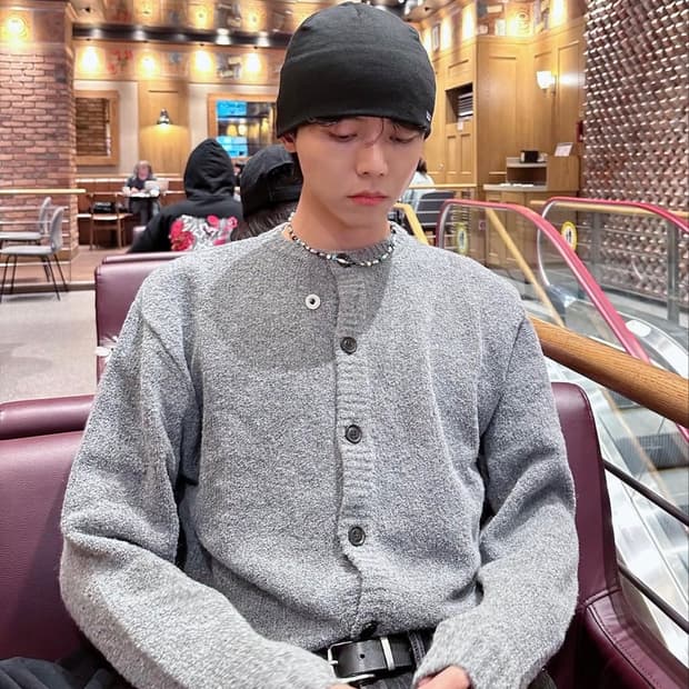 (주우재 착용) 토니웩 베이비 알파카 브러시드 크루넥 가디건 멜란지그레이