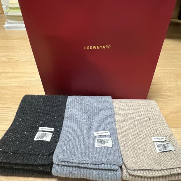 어나더오피스 머플러 레이어 도네갈 판매합니다